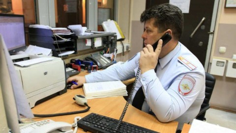 Сотрудники Госавтоинспекции разбираются в обстоятельствах ДТП в Пошехонском районе, в котором один человек погиб и пострадали четыре человека